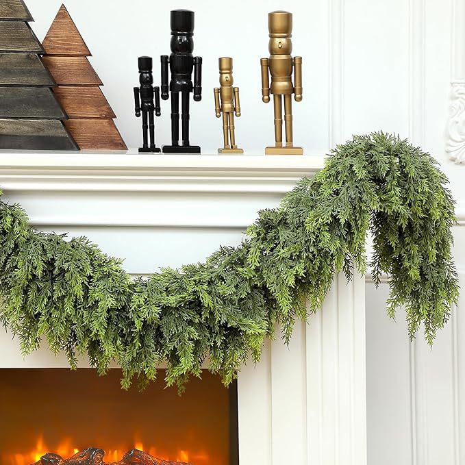 šArtificial Cedar Garland 72" with 10 artificial pine cones